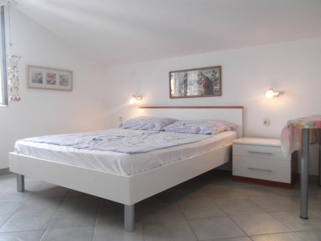 Apartments Vanda Vrboska Chambre photo